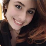 Laureata in lettere moderne, impartisco lezioni di grammatica e letteratura italiana e altre discipline umanistiche